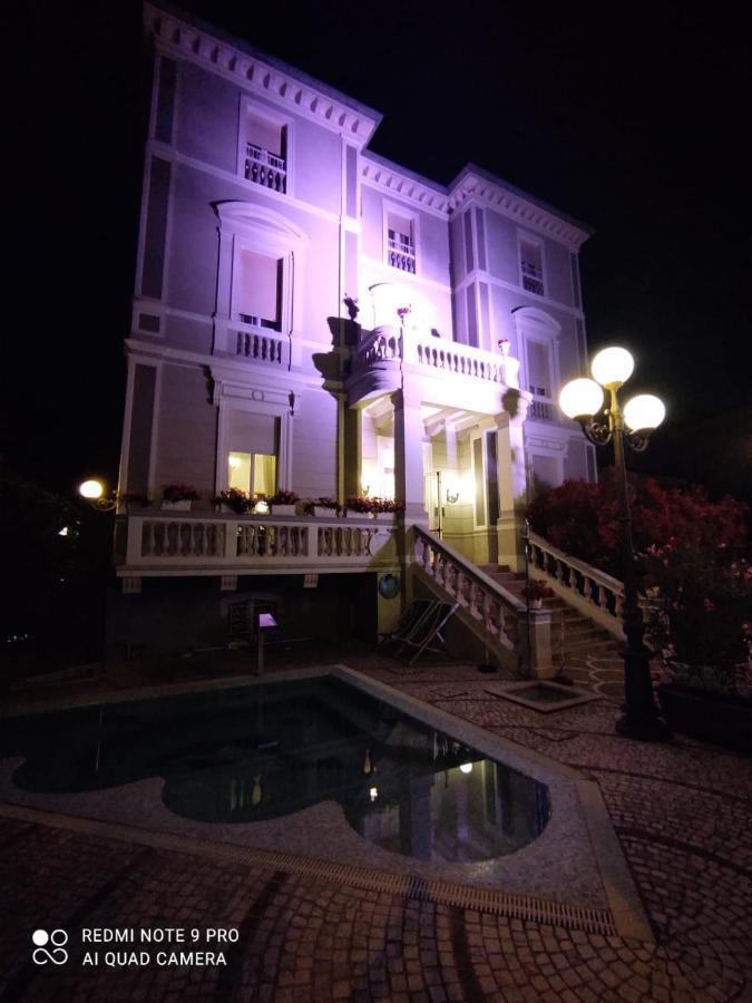 Esedra Hotel 3*