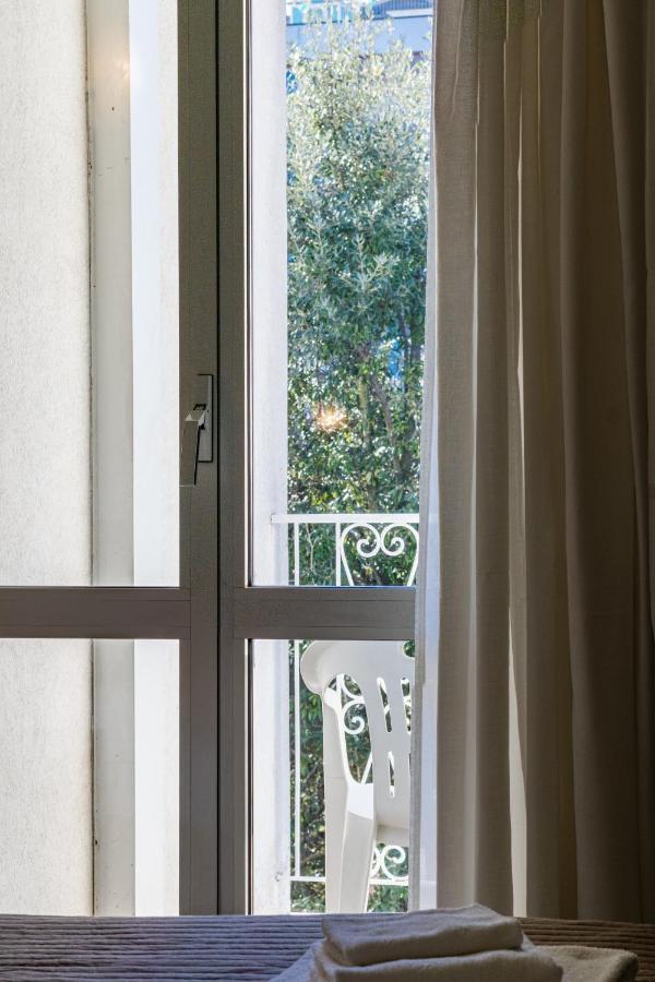 Hotel Esedra 3*