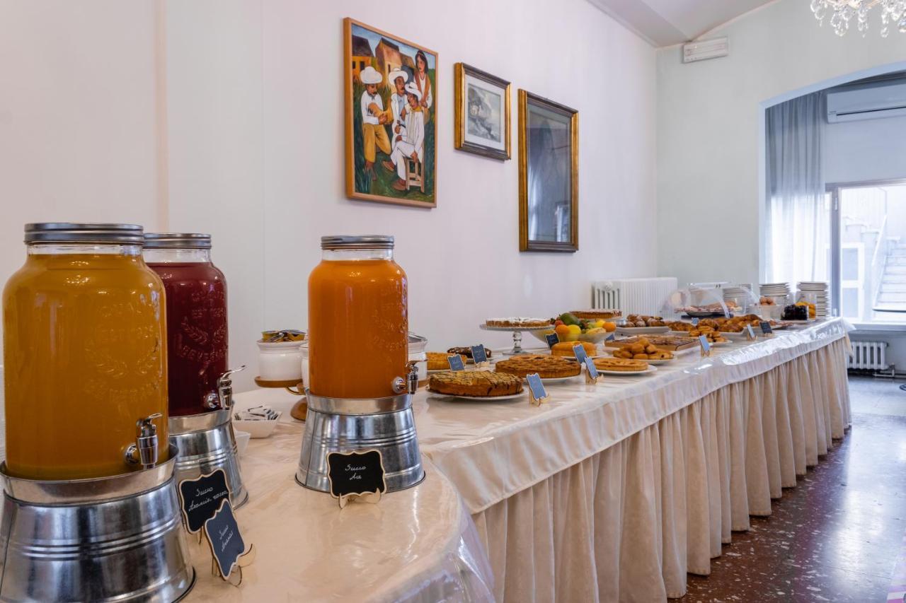 Hotel Esedra 3*