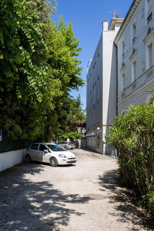 Esedra Hotel 3*