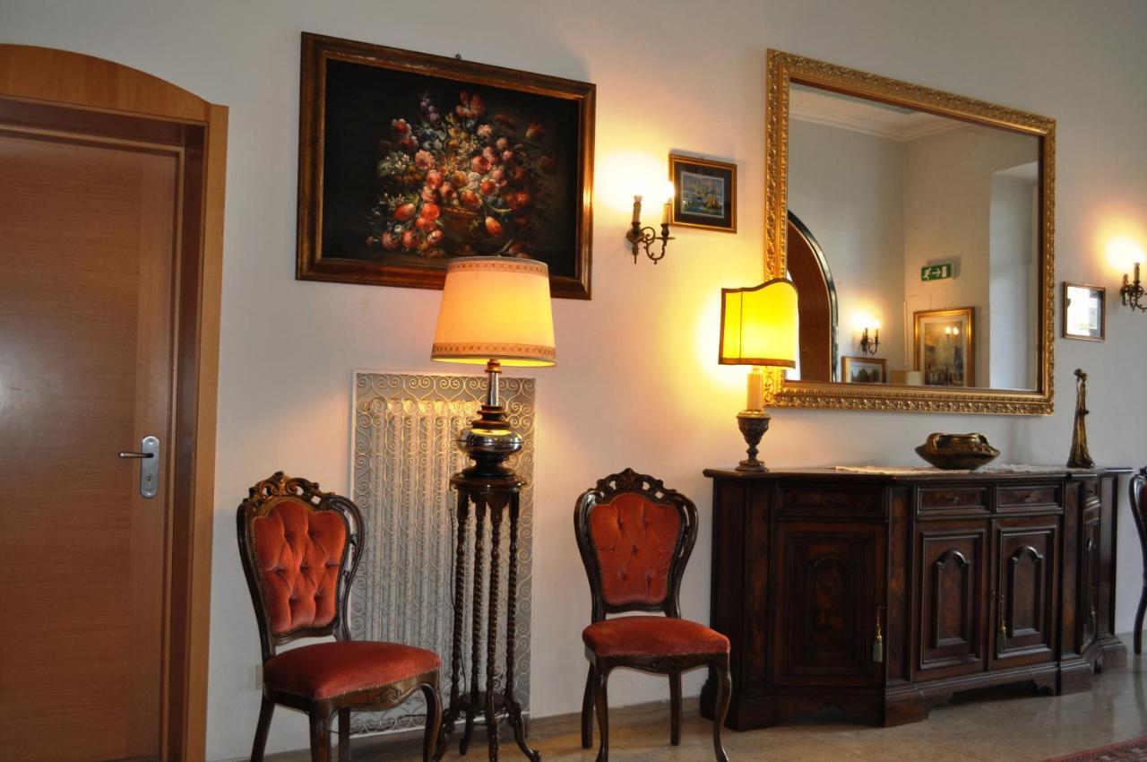 Esedra Hotel 3*